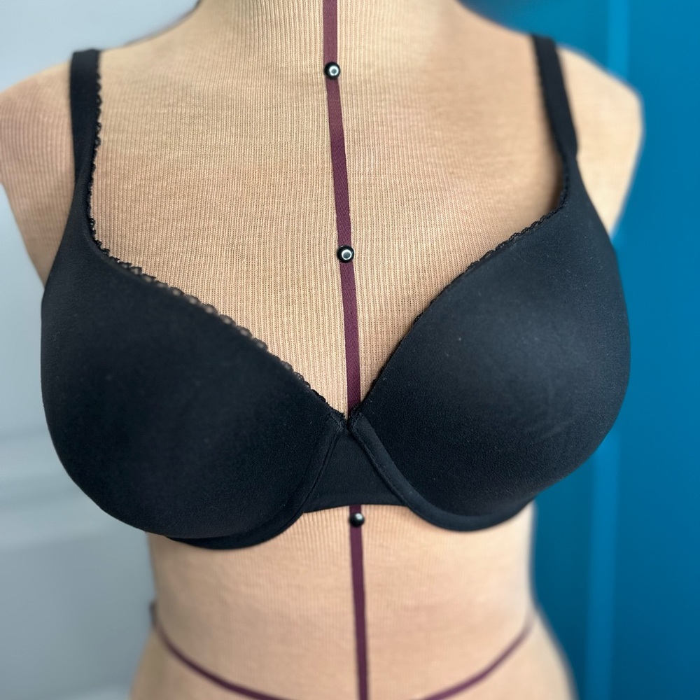 Bra Victoria secret very sexy size 32DD